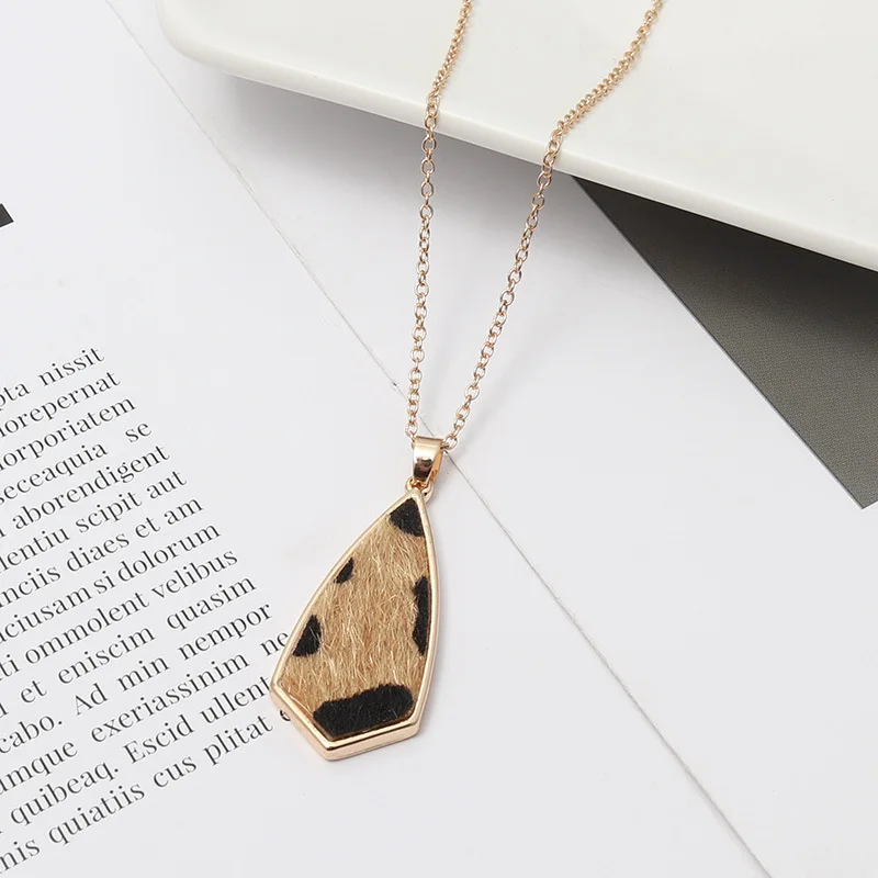 Acrylic Abalone Shell Leopard  - Body Jewelry Brands のレビューと価格