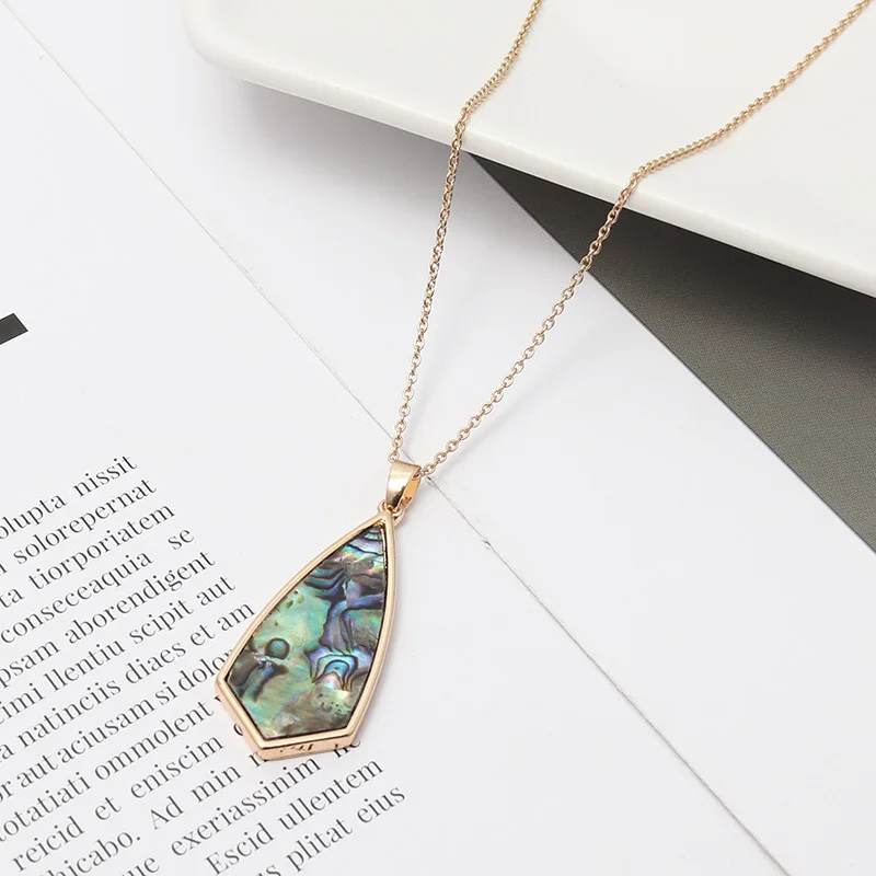 Acrylic Abalone Shell Leopard  - Body Jewelry Brands のレビューと価格